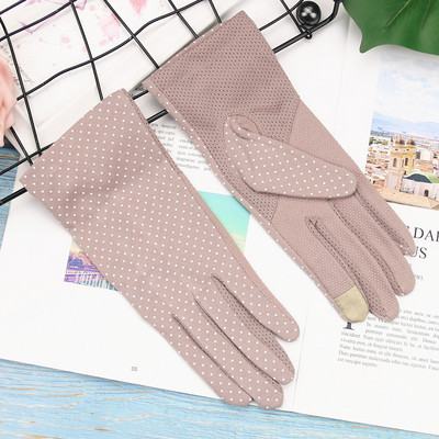 Šiuolaikinės moteriškos pirštinės su nėriniais – keli modeliai