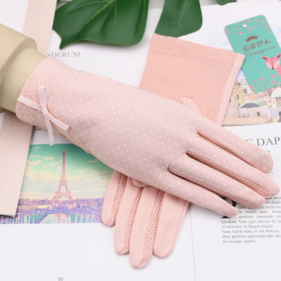 Šiuolaikinės moteriškos pirštinės su nėriniais – keli modeliai