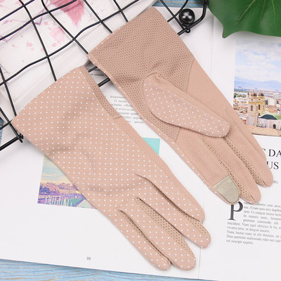 Šiuolaikinės moteriškos pirštinės su nėriniais – keli modeliai