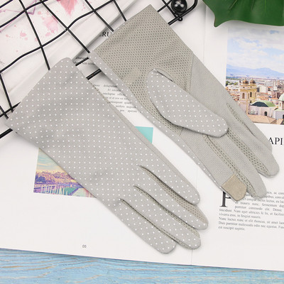 Šiuolaikinės moteriškos pirštinės su nėriniais – keli modeliai