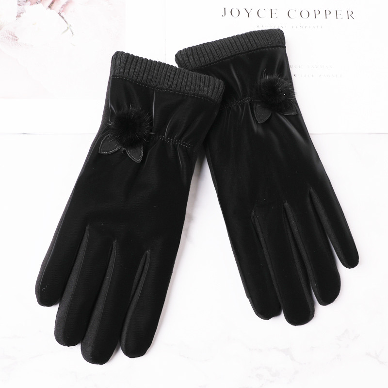 Női kesztyű 3D elemmel - két modell