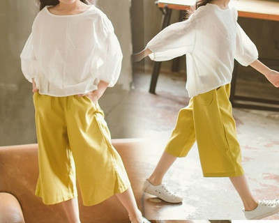 Gyerekkészlet lányoknak ovális nyakkivágású nadrágból és ingből