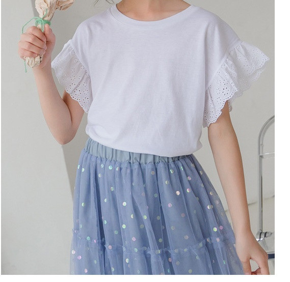Alkalmi gyerekblúz rövid ujjal és ovális nyakkivágással