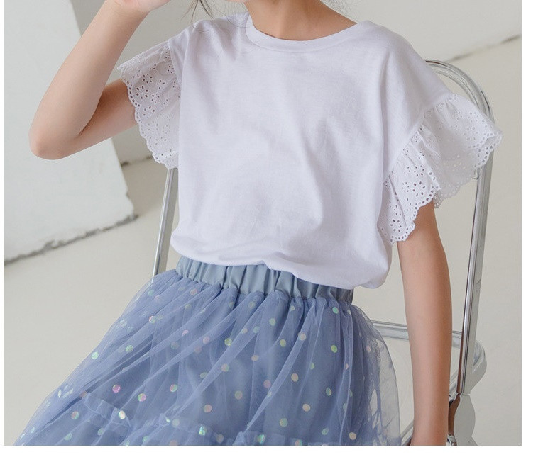 Alkalmi gyerekblúz rövid ujjal és ovális nyakkivágással