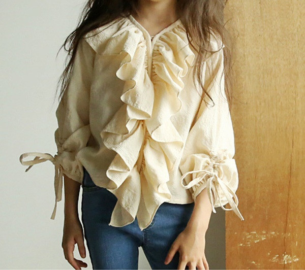 Modern gyereking lányoknak hosszú ujjal és nyakkendővel