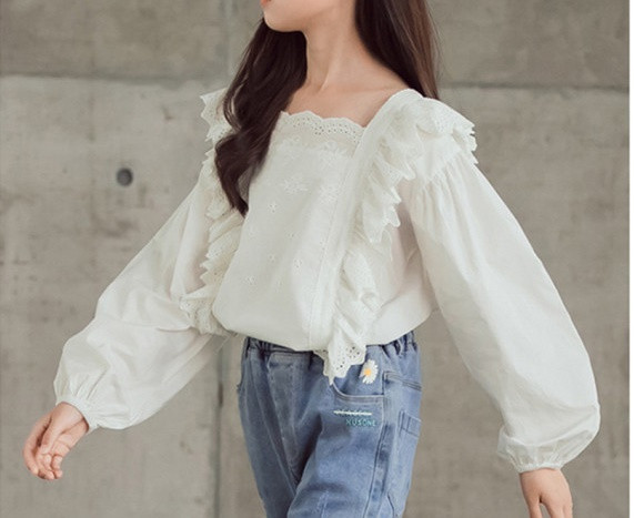 Stílusos, hosszú ujjú gyermekblúz lányoknak