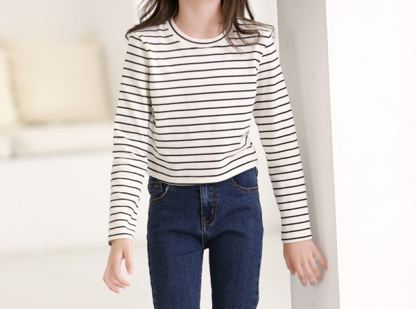 Csíkos gyerek blúz lányoknak, ovális nyakkivágással