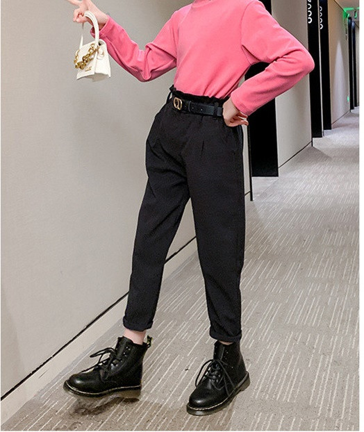 Aktuális női blúz sima modell hímzéssel