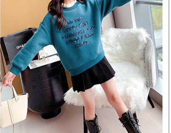 Aktuelna dječja bluza sa šljokicama za djevojčice