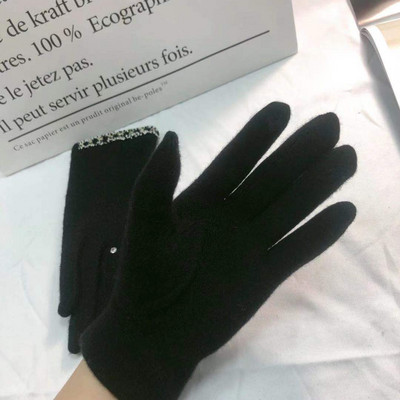 Γυναικεία χειμερινά μάλλινα γάντια σε διάφορα μοντέλα