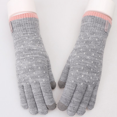 Γυναικεία πλεκτά γάντια με χριστουγεννιάτικα μοτίβα