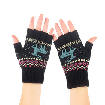 Плетени ръкавици с коледни мотиви