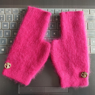 Kootud sõrmedeta kindad naistele