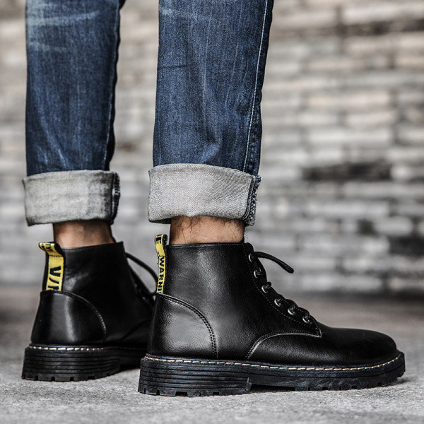 Bőr férfi csizma fűzővel