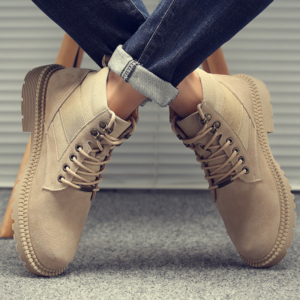 Férfi téli cipő fűzővel és lapos talppal