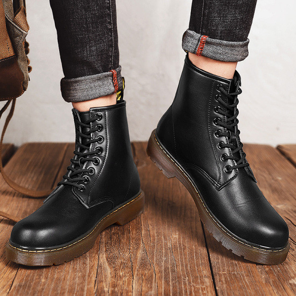 Férfi fűzős bőrcipő - fekete színben