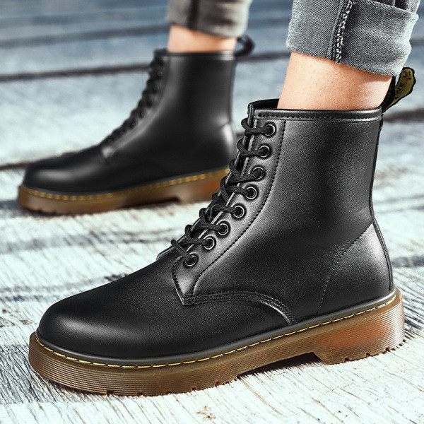 Férfi fűzős bőrcipő - fekete színben