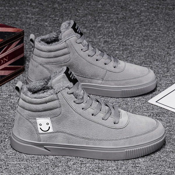 Női csizma meleg béléssel és emblémával