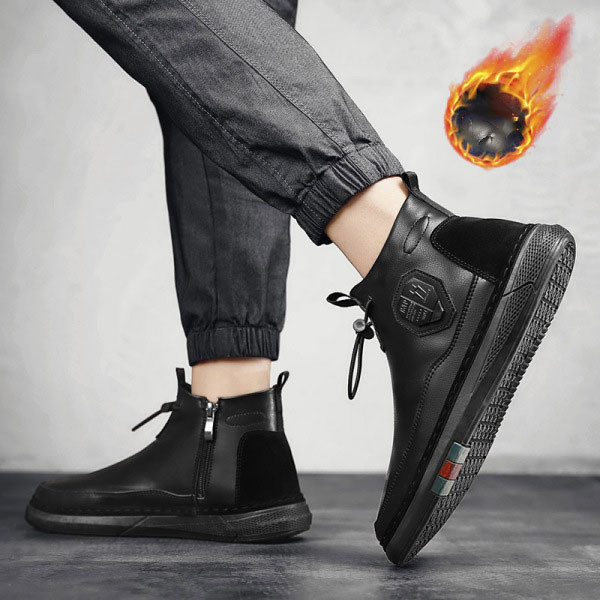 Férfi bőr téli cipő fűzővel és emblémával