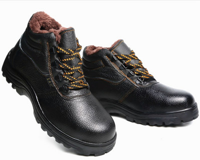 Eko bőrből és béléssel készült téli férfi csizma