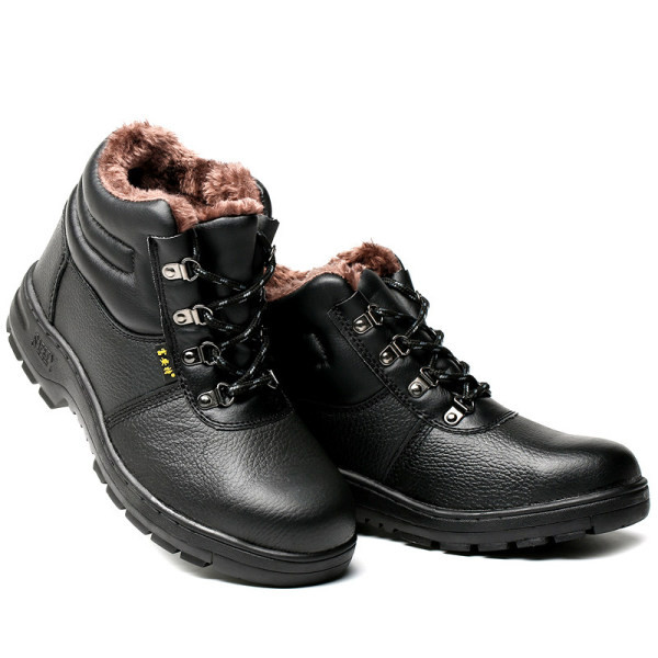 Eko bőrből és béléssel készült téli férfi csizma