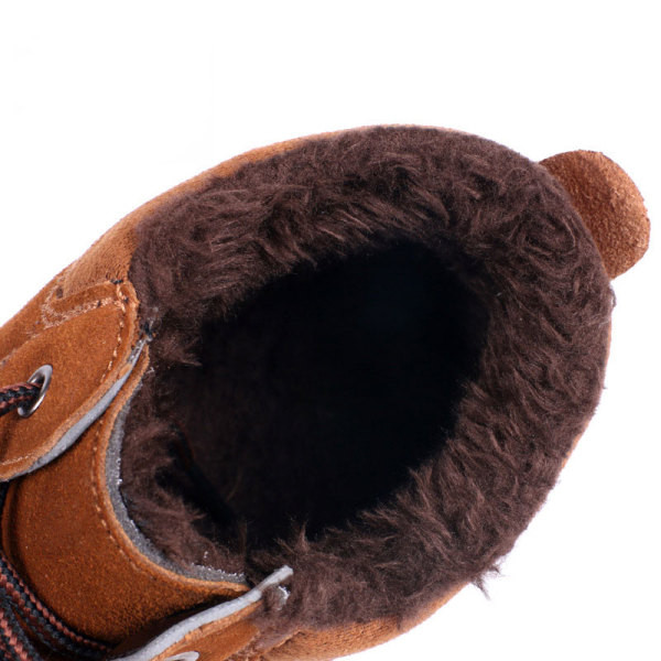 Férfi téli csizma fűzővel és meleg béléssel