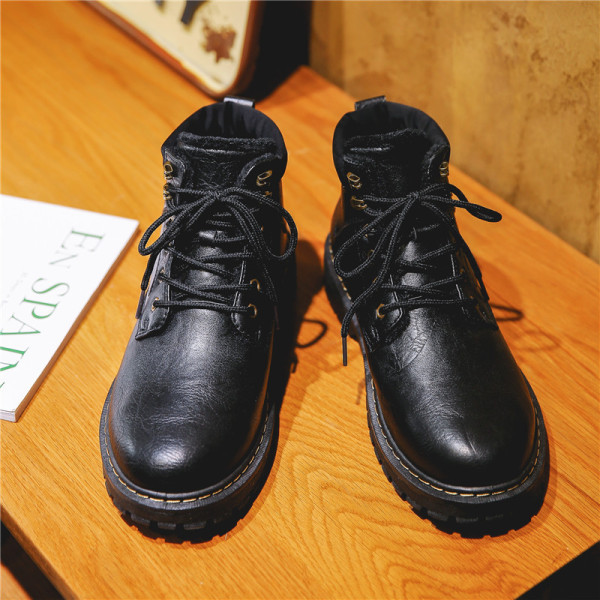 Öko bőrből készült férfi csizma durva talppal - meleg béléssel