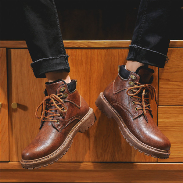 Öko bőrből készült férfi csizma durva talppal - meleg béléssel