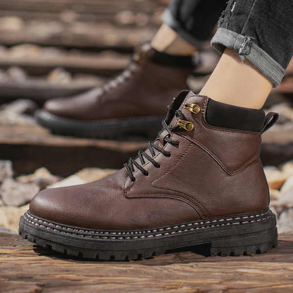 Férfi alkalmi bőrcsizma fűzővel