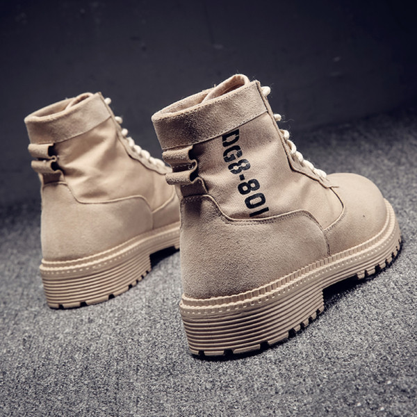 Alkalmi férfi csizma durva talppal