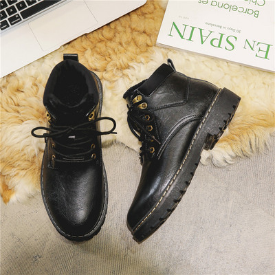 Férfi téli bőrcsizma meleg béléssel és fűzővel