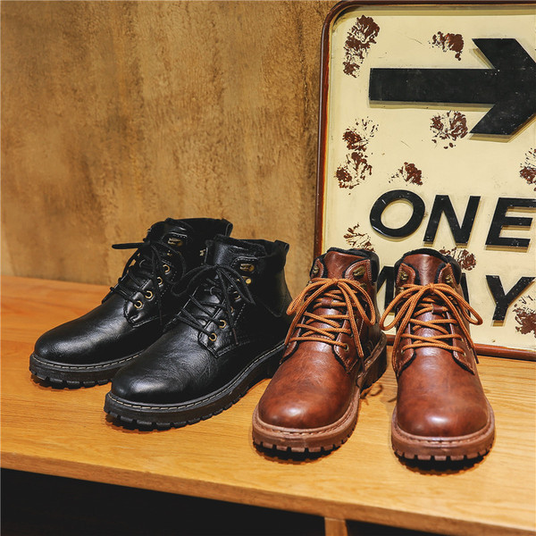 Férfi téli bőrcsizma meleg béléssel és fűzővel