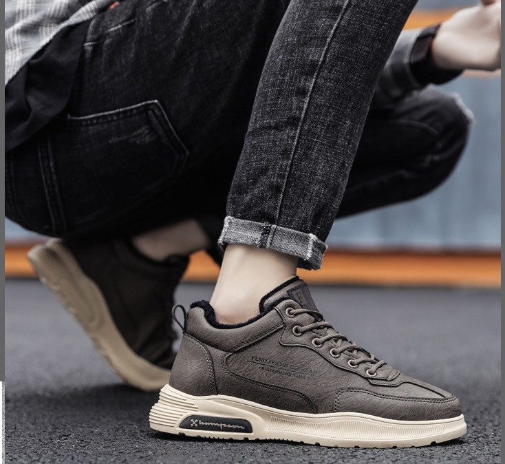 Meeste vabaaja tossud pehme voodri ja lameda tallaga