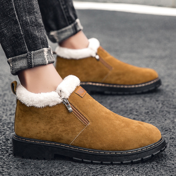 Zimske muške cipele s toplom postavom i amblemom