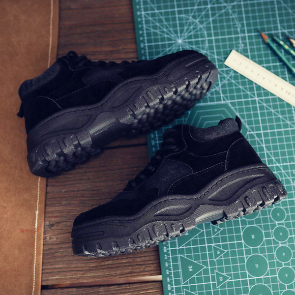 Aktuális férfi téli cipő durva talppal