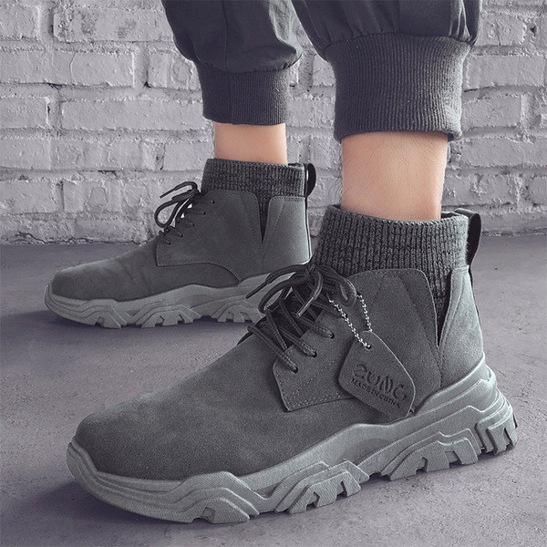 Férfi téli cipő gyapjúval és fűzővel