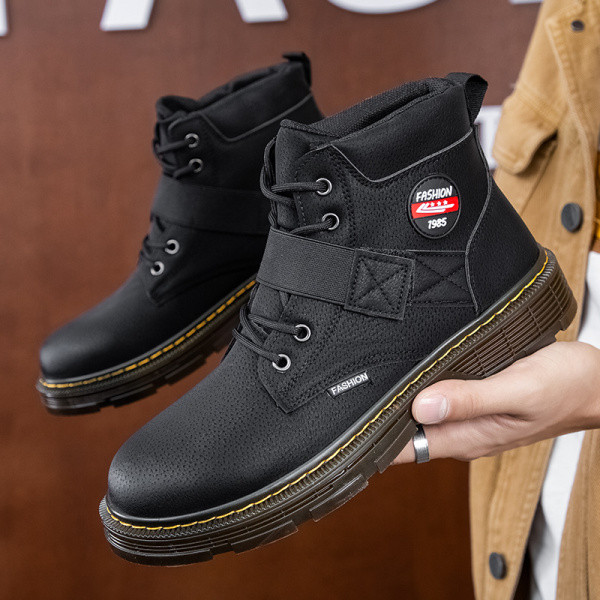 Vízálló férfi téli cipő lapos talppal