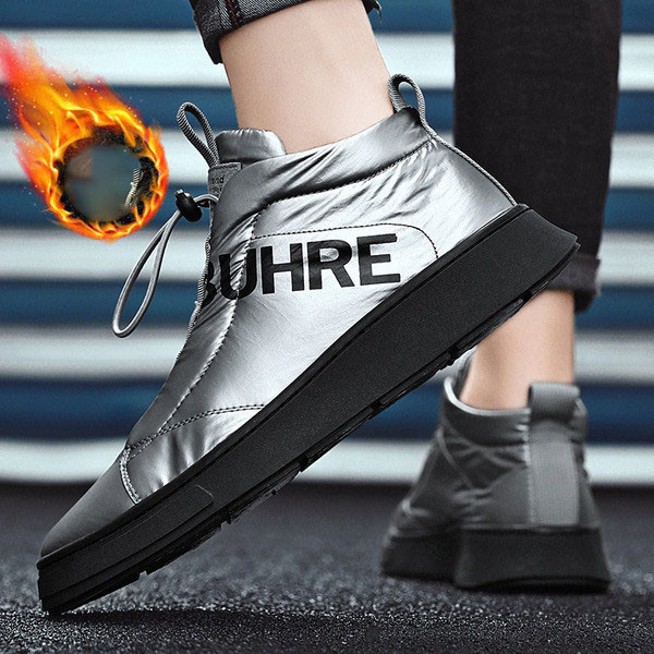 Férfi téli cipő felirattal és fűzővel