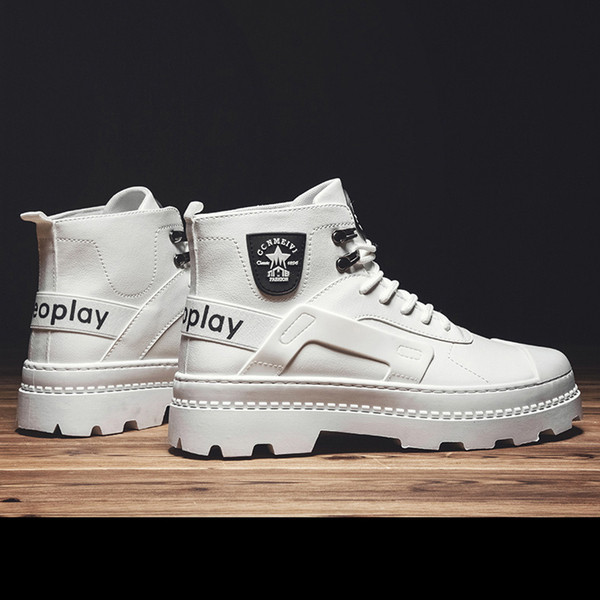 Cizme de iarna barbatesti cu talpa aspra si embleme