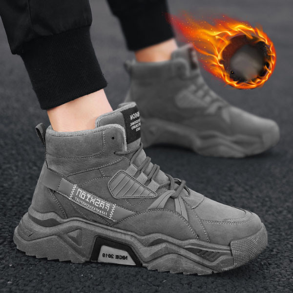 Alkalmi téli cipő feliratokkal és nyakkendőkkel