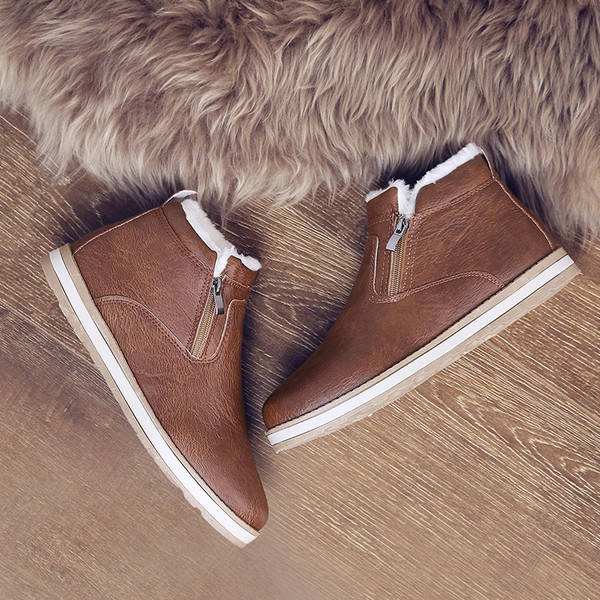 Férfi bőrcsizma meleg béléssel és cipzárral