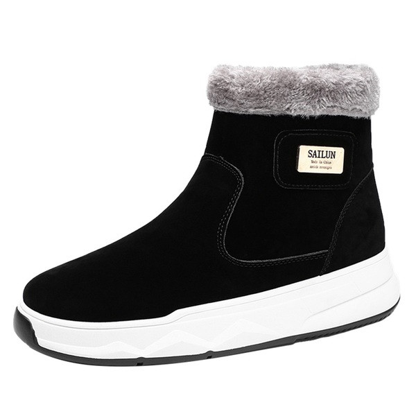 Modern férfi csizma emblémával és meleg béléssel