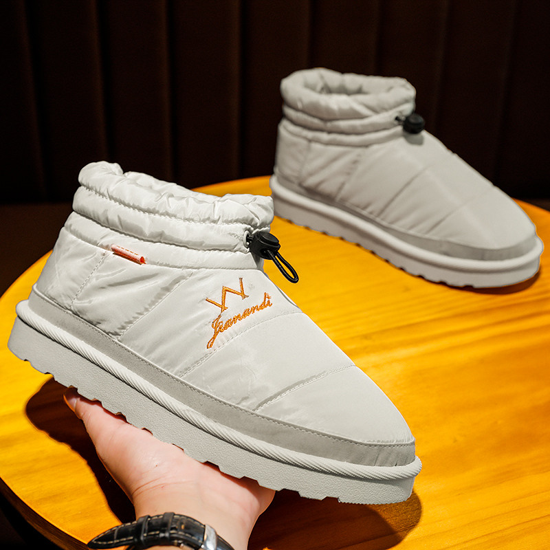 Meleg vízálló és csúszásmentes férfi cipő