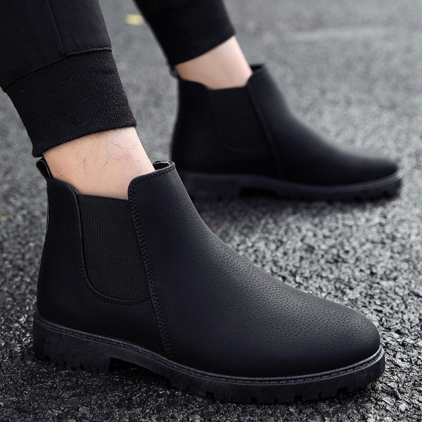 Aktuális férfi csizma eco bőrből sima modell