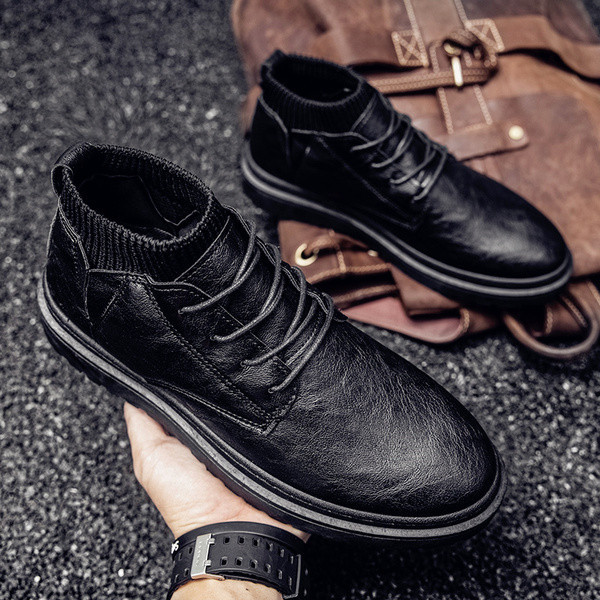 Stílusos férfi téli cipő ekobőr sima modellből