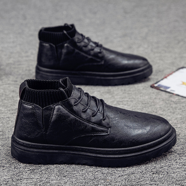 Stílusos férfi téli cipő ekobőr sima modellből