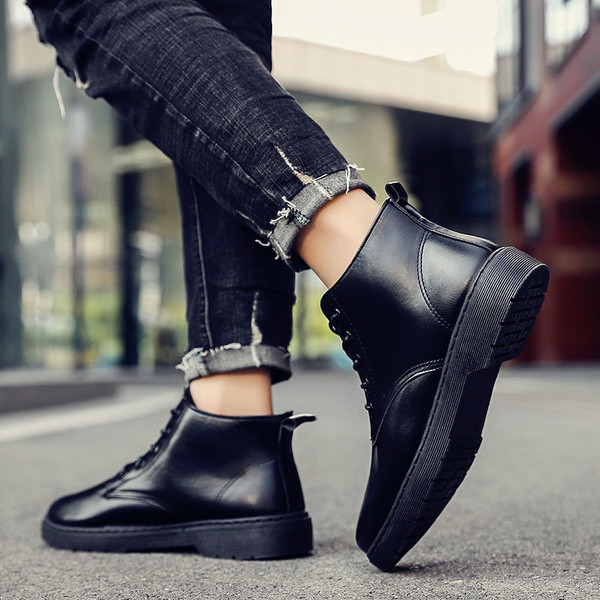 Férfi aktuális téli cipő eco bőrből, sima modell