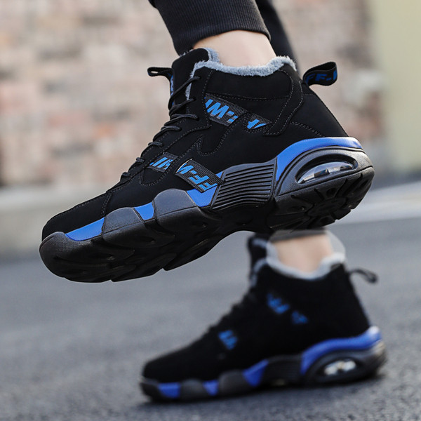 Νέο μοντέλο  αθλητικά  παπούτσια  με ζεστή επένδυση