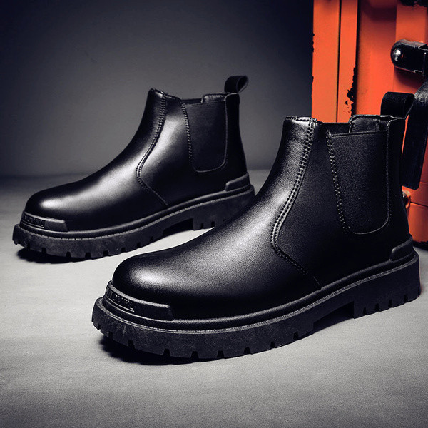 Férfi aktuális téli cipő lapos talppal, tiszta modell