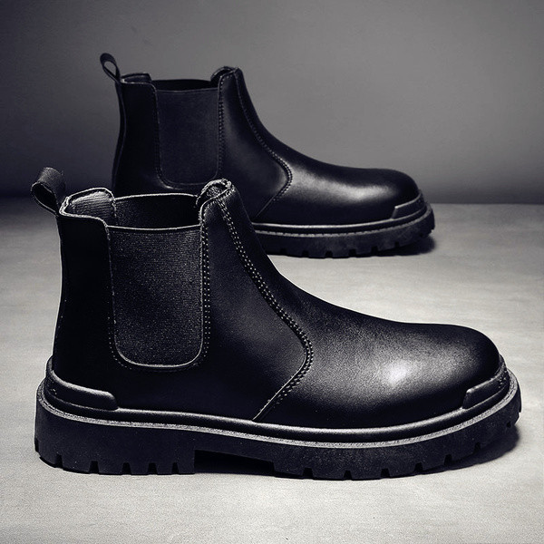 Férfi aktuális téli cipő lapos talppal, tiszta modell